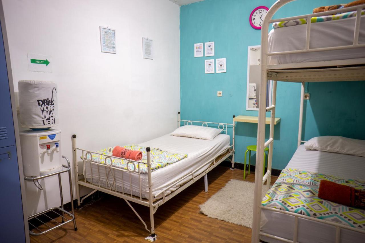 Albergue Zenrra Backpacker Bandung Exterior foto